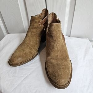 Born Carin Suede Boot, Tan&Brown, Size 8